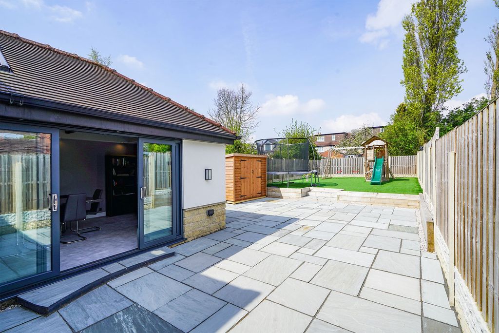 Property photo 3 of 24