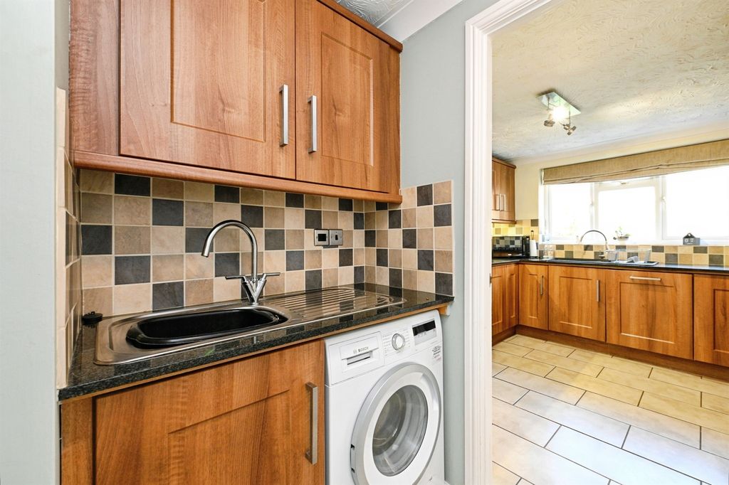 Property photo 3 of 20