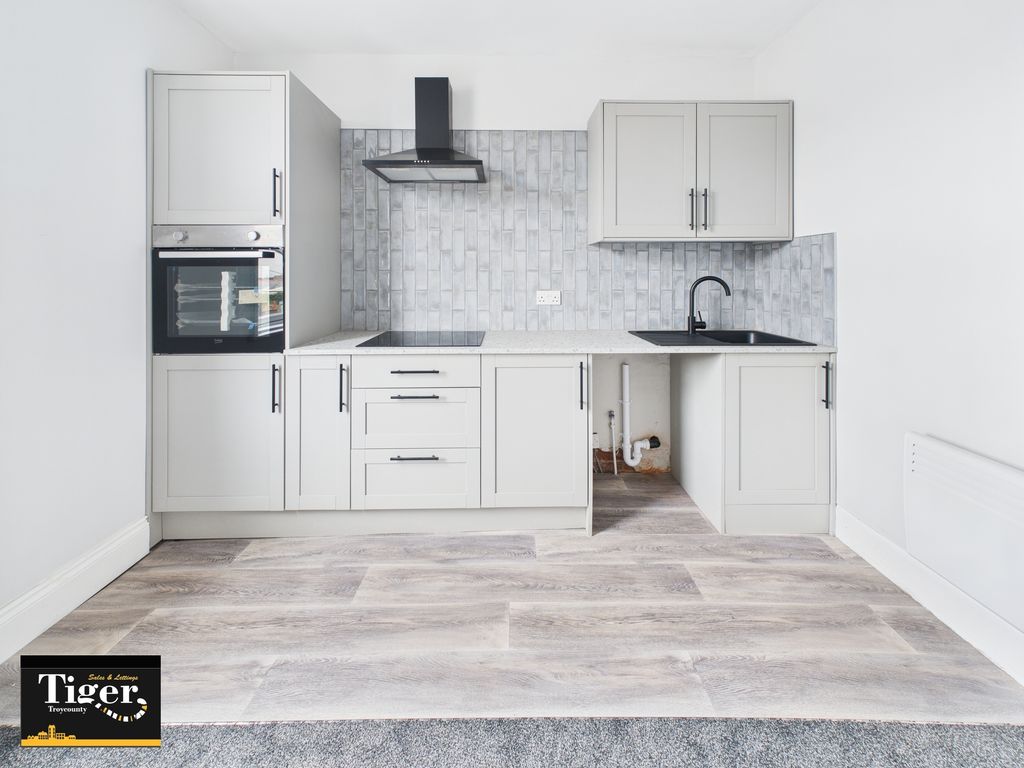 Property photo 3 of 5 Cam02176G0-Pr0815-Still004