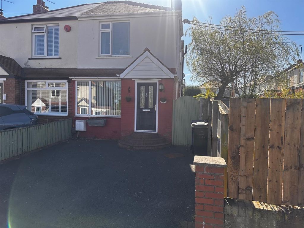 Property photo 1 of 18 External