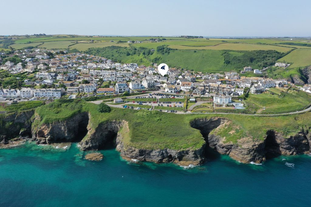 Property photo 2 of 17 Gallery