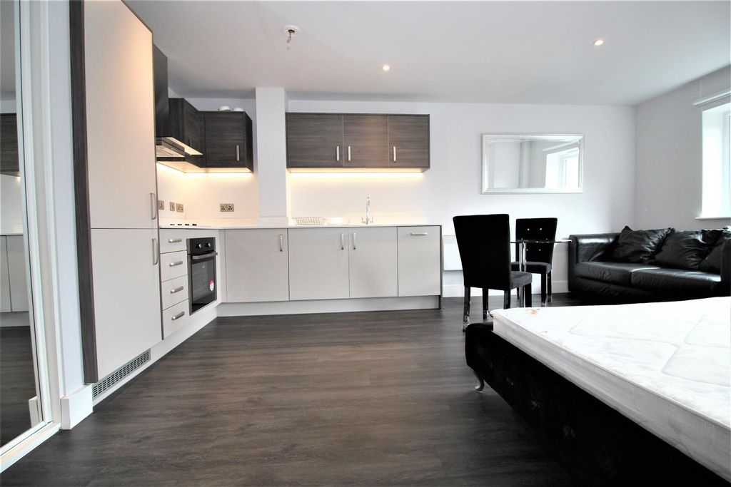 Property photo 1 of 9 Open Plan Living