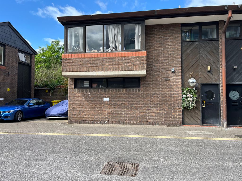 Property photo 1 of 5