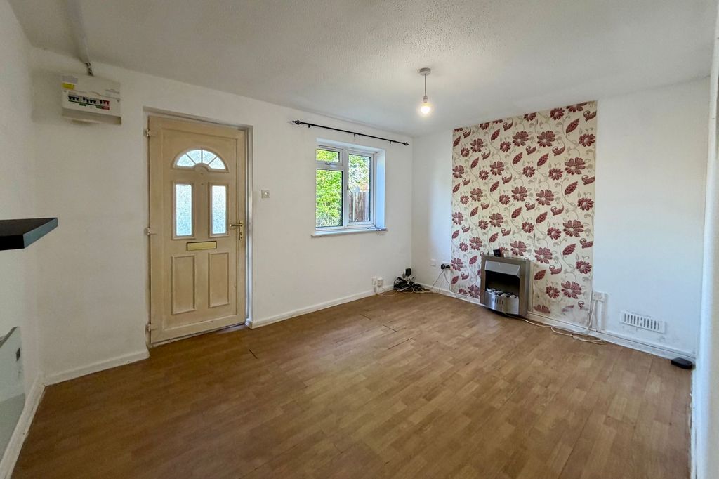 Property photo 3 of 8