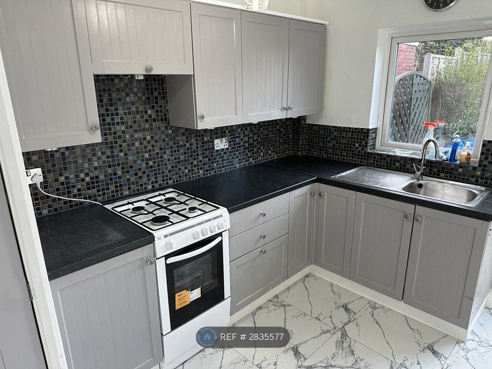 Property photo 2 of 13 Kitchen