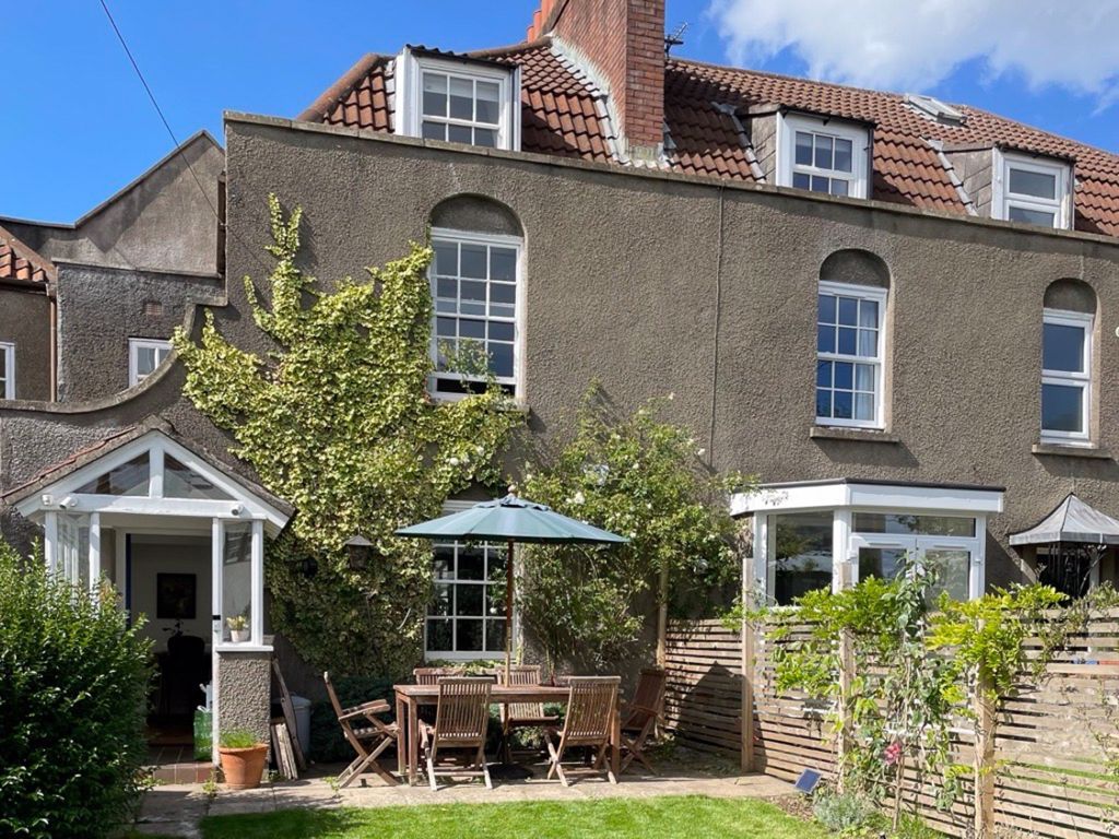 Property photo 1 of 20 External