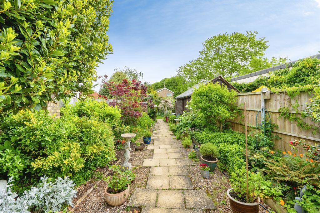 Property photo 2 of 17