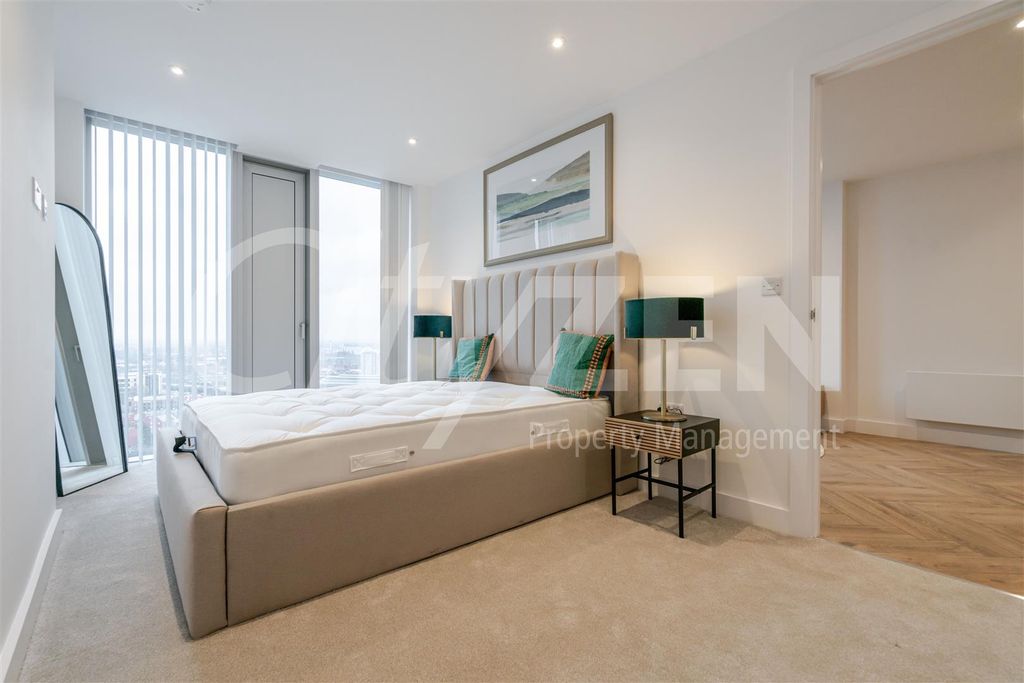 Property photo 2 of 30 Bedroom