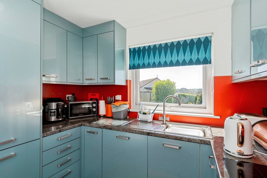 Property photo 2 of 14 Kitchen