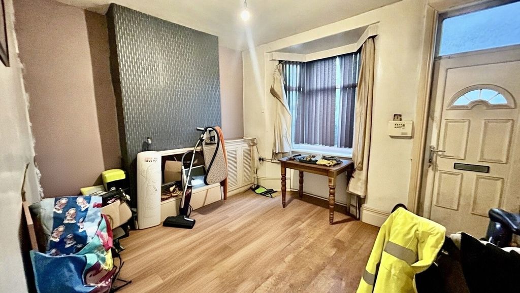 Property photo 3 of 8 Photo #3