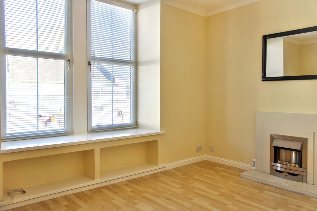 Property photo 2 of 9 Photo 5