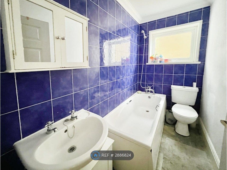 Additional image 6 of 2 bed flat to rentGeorge Street, Ryde PO33