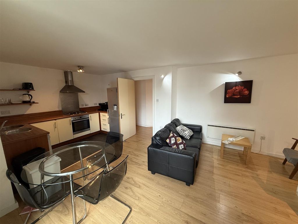 Property photo 2 of 18