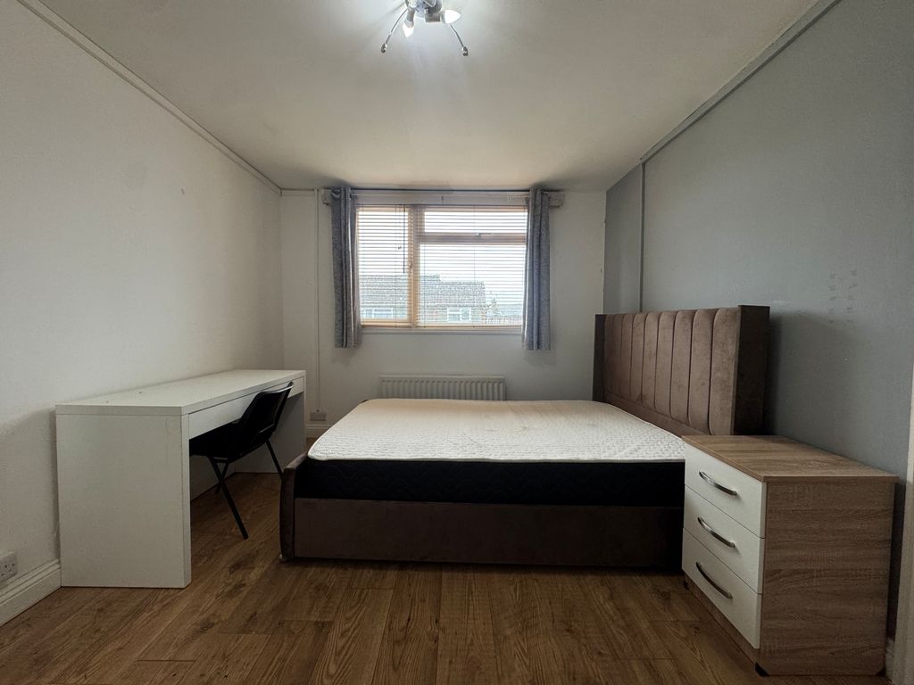 Property photo 1 of 3