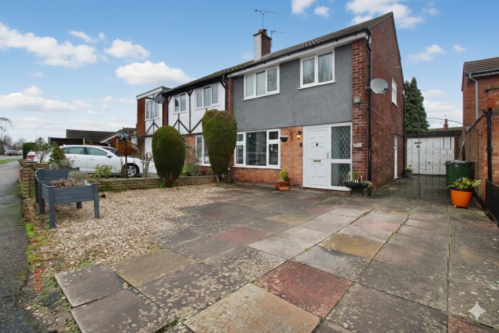 Property photo 1 of 12 Property Front