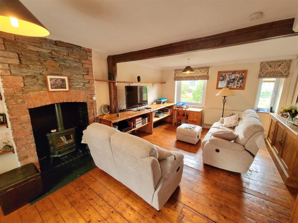 Property photo 3 of 20 Sitting Room.Jpg