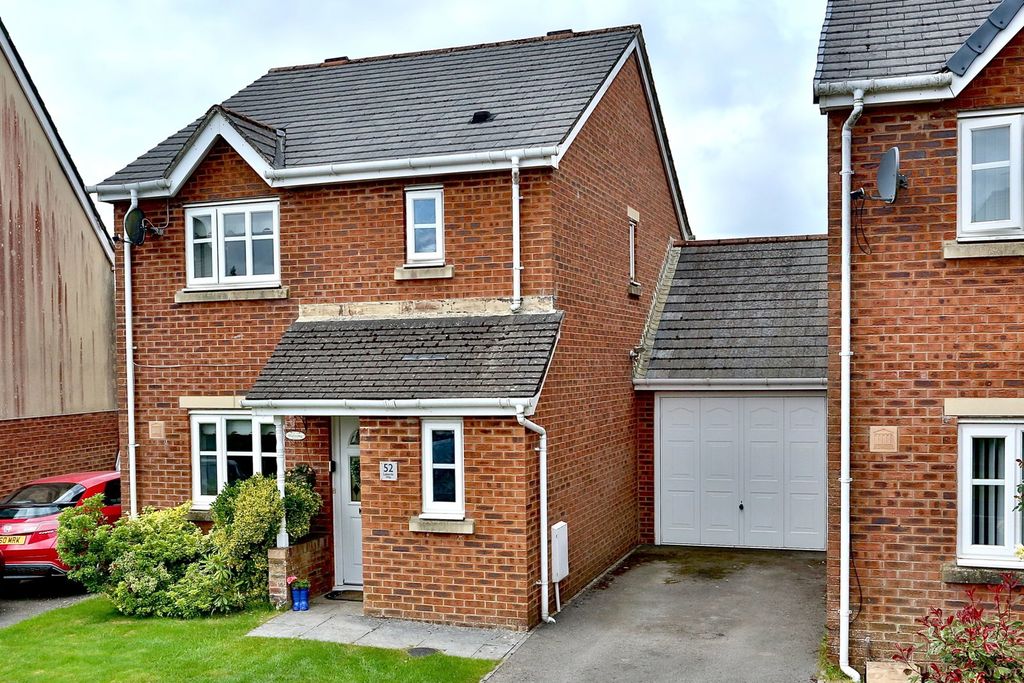Property photo 1 of 31