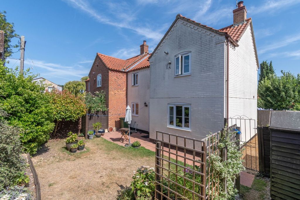 Property photo 2 of 12