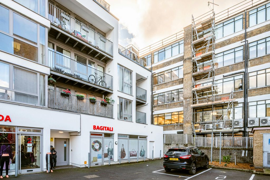 Property photo 1 of 12 Rope Walk Gdns U1 - Low Res 1.Jpg