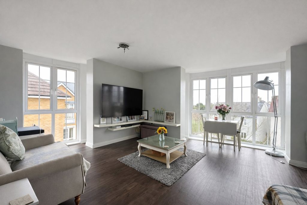 Property photo 3 of 16