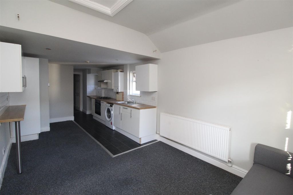 Property photo 2 of 10 Img_1037.Jpg