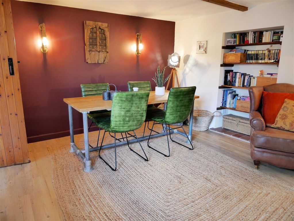 Property photo 3 of 38 P1470138.Jpg