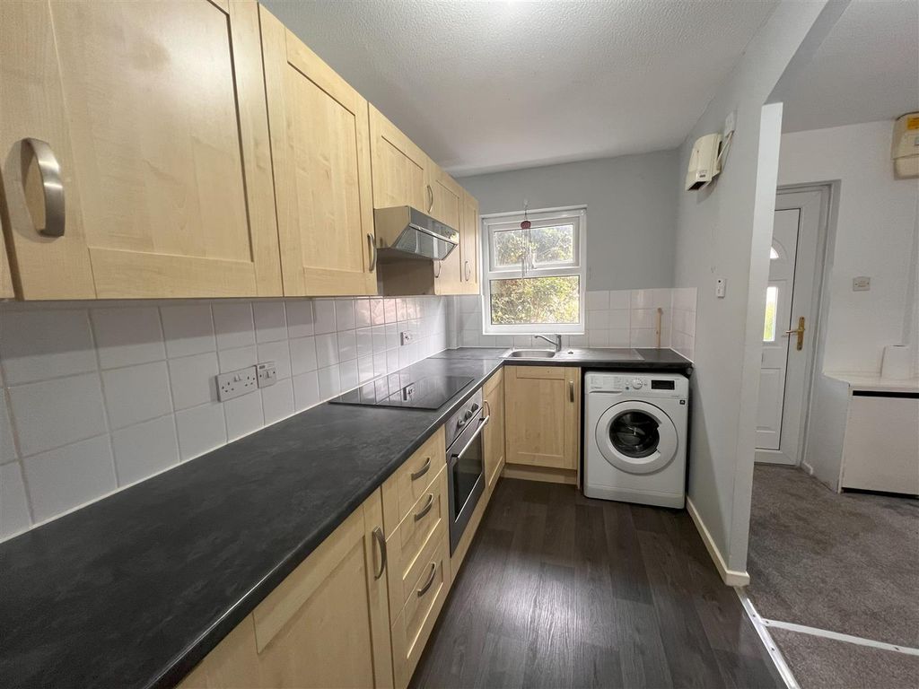 Property photo 3 of 14 Kitchen (1).Jpg