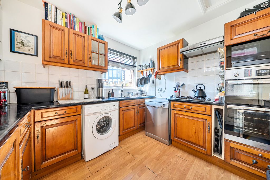 Property photo 2 of 21 Kitchen