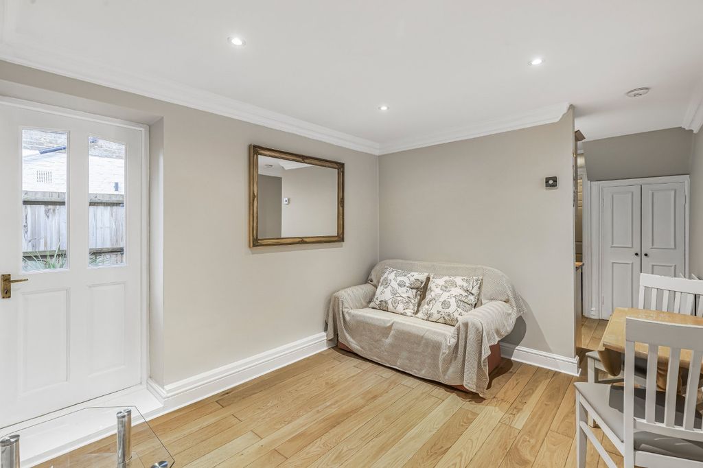 Property photo 3 of 15 Picture No. 14