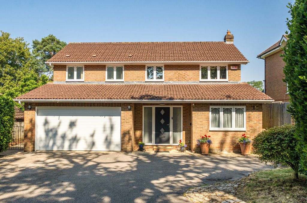 Property photo 1 of 12 1486523-28-6A4E1E...