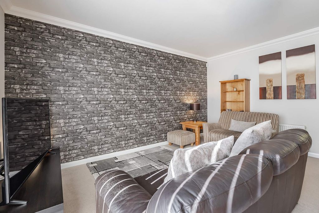 Property photo 3 of 26 4537875