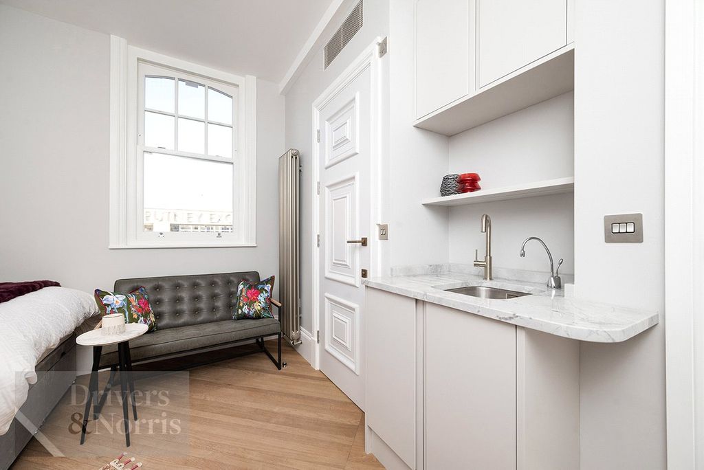 Property photo 2 of 11 Picture No. 13