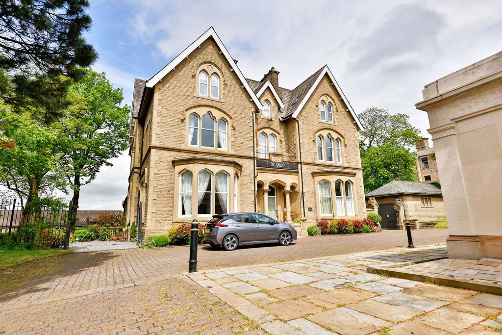 Property photo 2 of 22