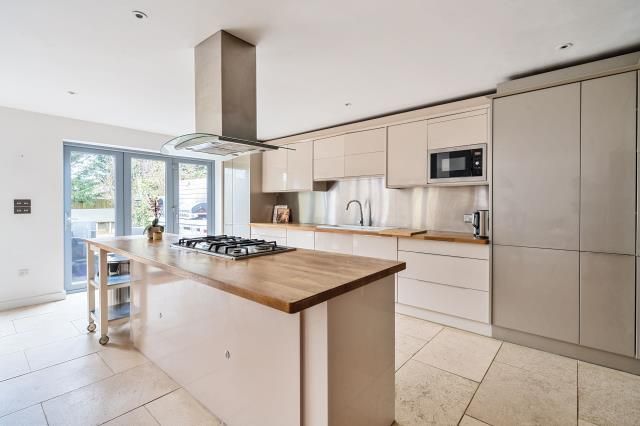 Property photo 3 of 14 Kitchen