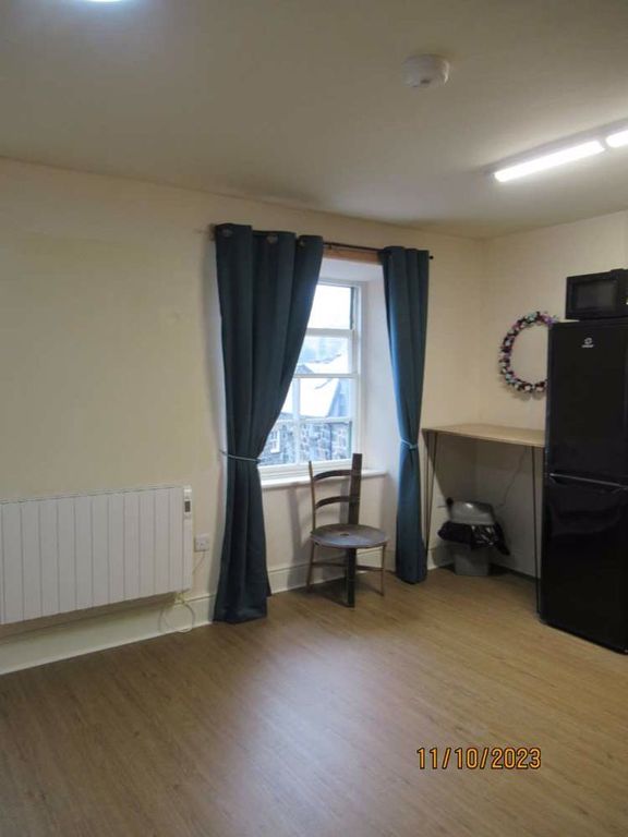 Property photo 2 of 6 Lounge Area