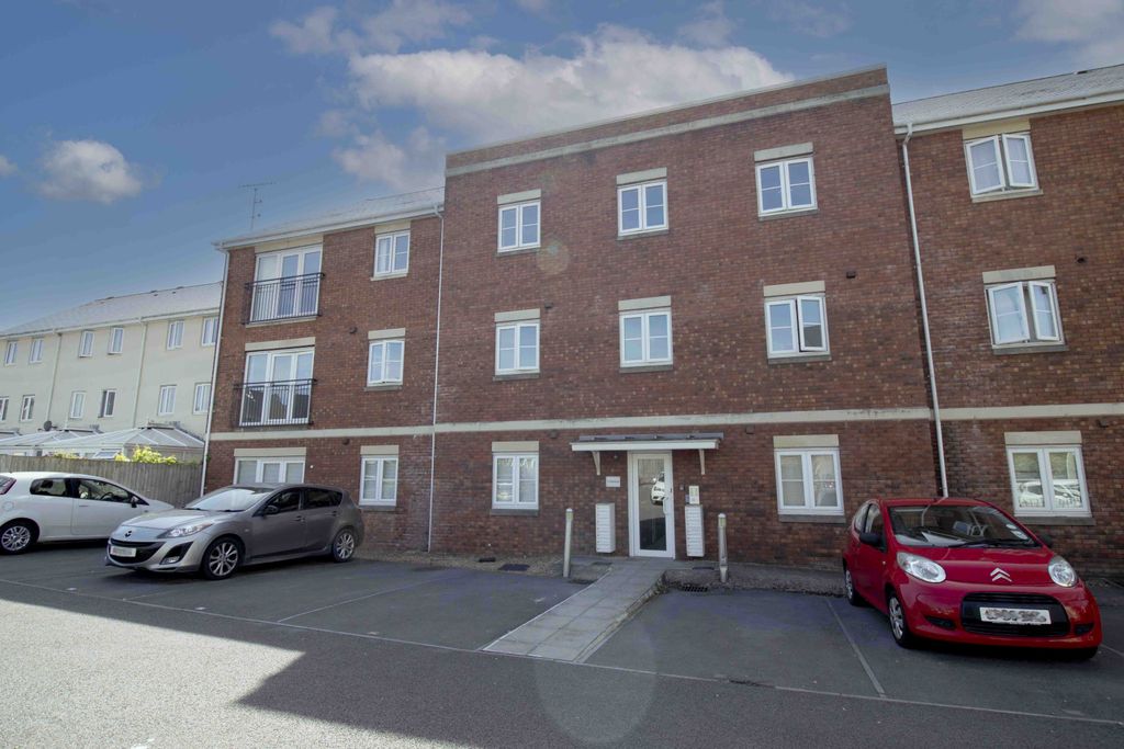 Property photo 1 of 6 1 Bedroom Apartment For Rent In Clayton Drive, Pontarddulais