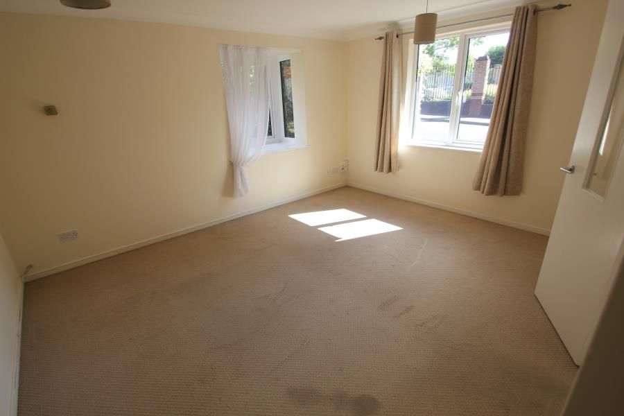 Property photo 3 of 5