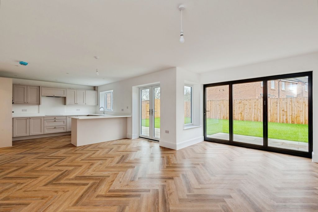 Property photo 2 of 27 Pbox-Img.Jpg