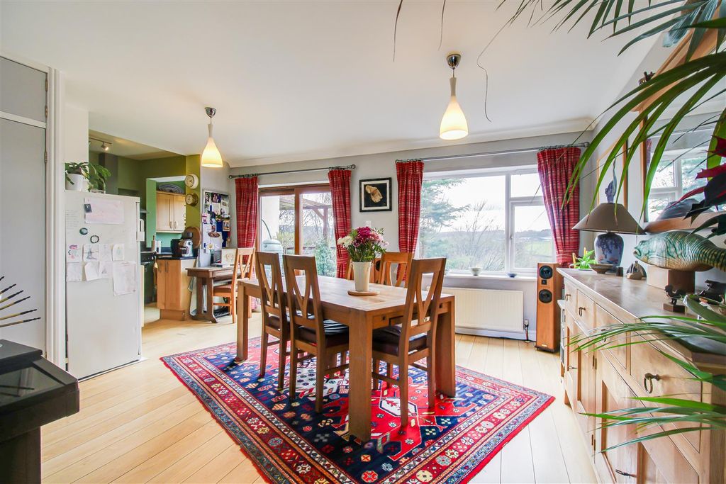 Property photo 3 of 22 Sitting/Dining Room