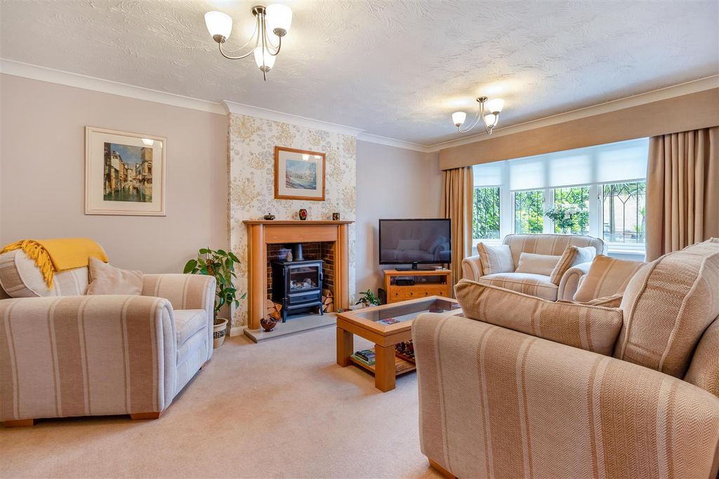 Property photo 3 of 49 8626720-Interior33.Jpg