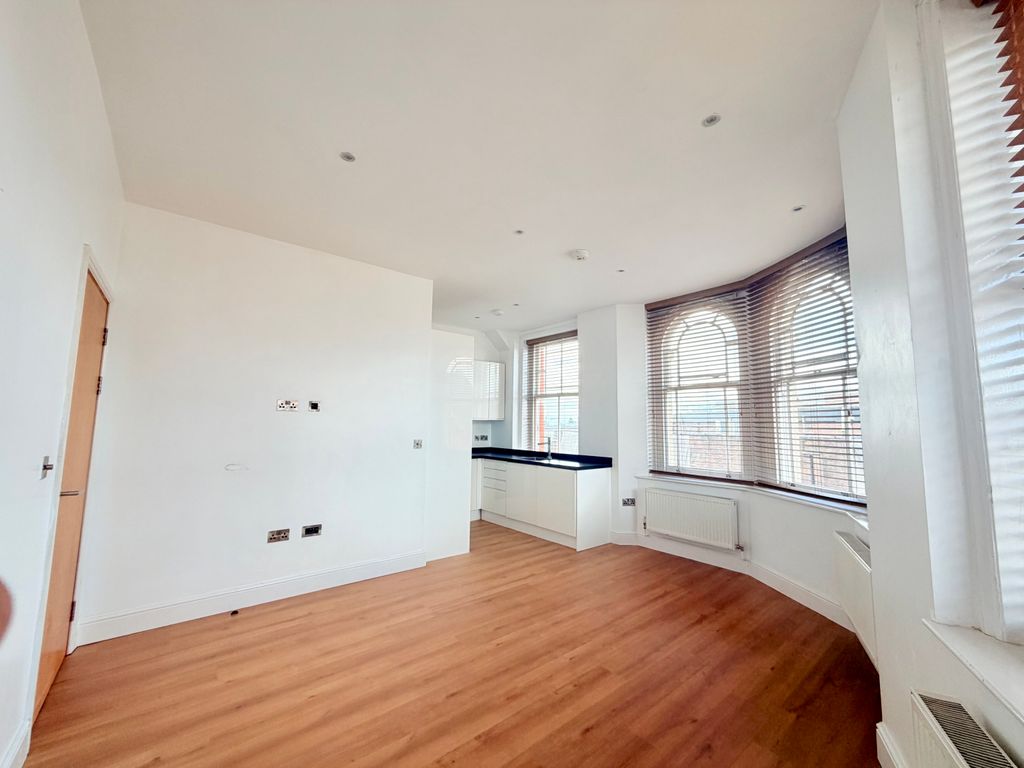 Property photo 3 of 14 Image