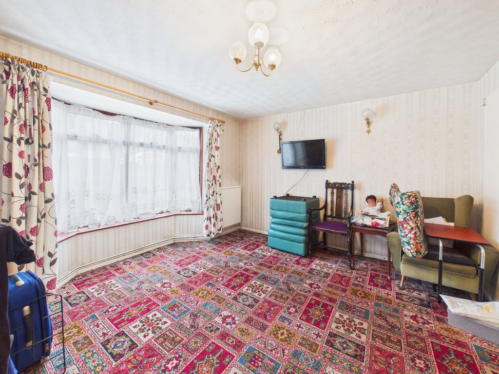 Property photo 3 of 10 Sitting Room