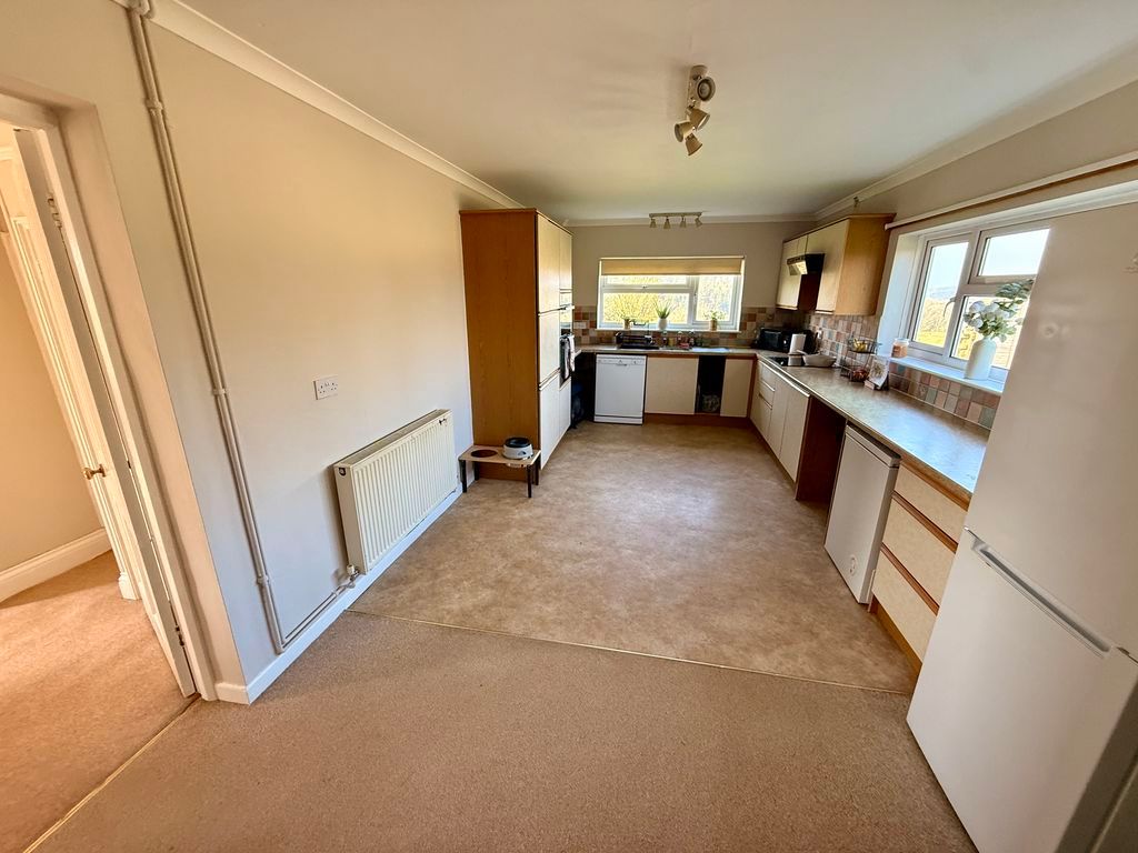 Property photo 2 of 16 Photo 3