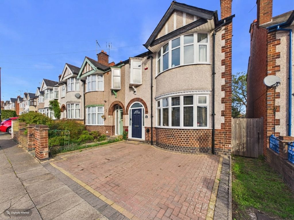 Property photo 1 of 16 Cam05192G0-Pr0375-Still021-001