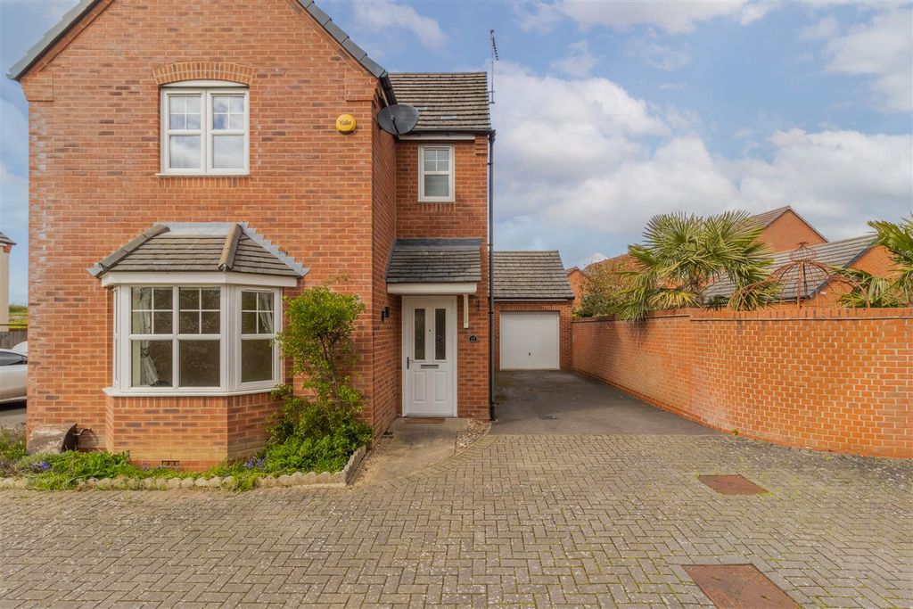 Property photo 1 of 28