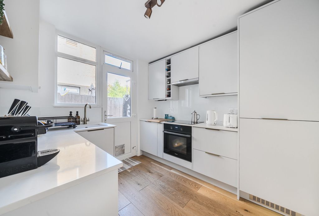 Property photo 3 of 20 1525233-7-6Abf86E...
