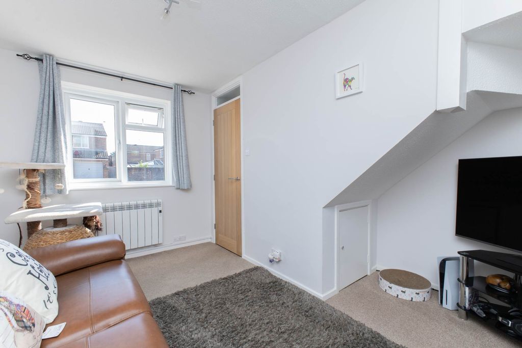 Property photo 3 of 12