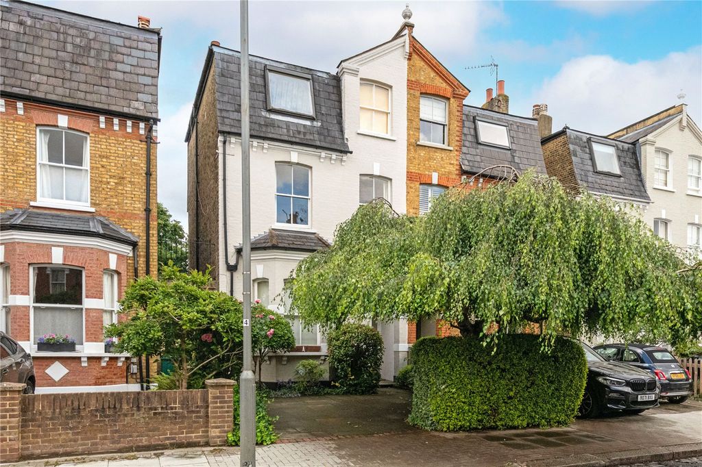 Property photo 1 of 11 External