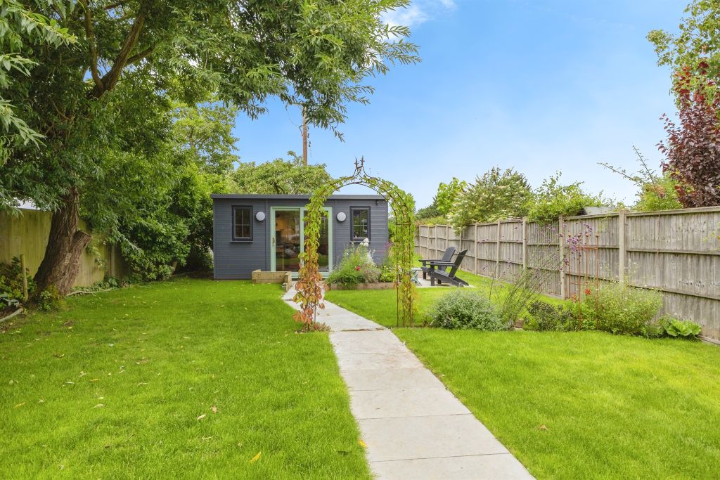 Property photo 2 of 16