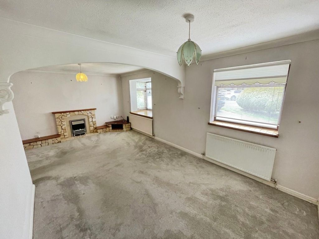 Property photo 2 of 39 5c2d1733--4E17-B275-144F39683E83-71436-000009Eca05